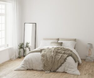 Miroir sur le côté du lit et pas en face