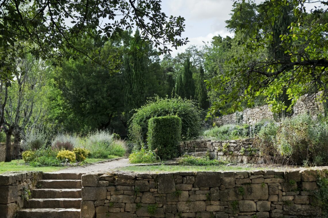 Jardin en pente aménagé