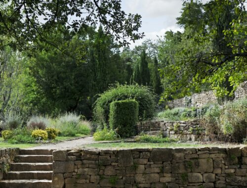 Jardin en pente aménagé